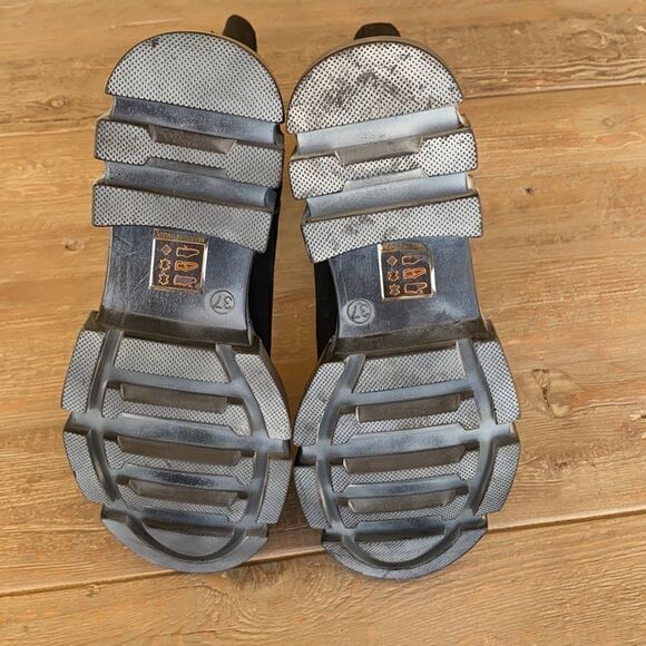 Free People Brooks Chelsea Boots Black Suede Lug Sole US 7 - Picture 9 of 11